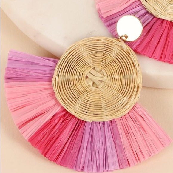 Round Rattan Raffia Fringe Dangle Earrings - Picture 2 of 3